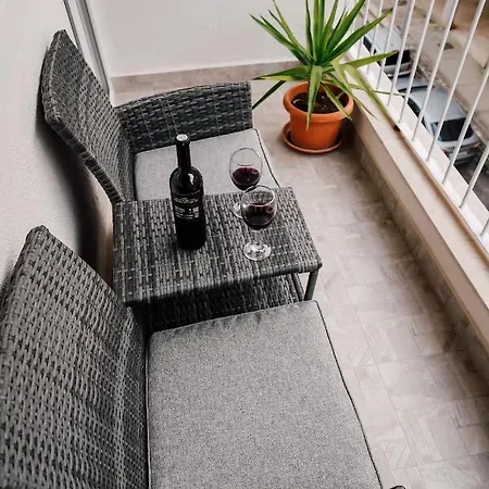 Apartman Leo Near Bridge *