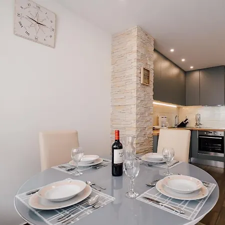 Apartman Leo Near Bridge