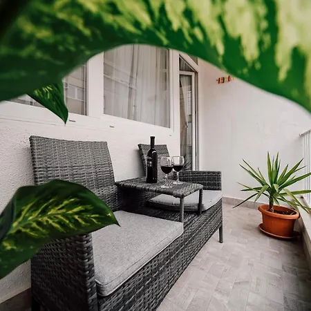 Leo Near Bridge Apartment Zadar