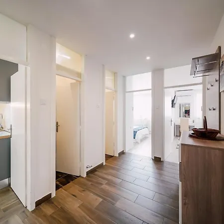 Apartman Leo Near Bridge