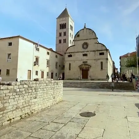 Appartement Leo Near Bridge *