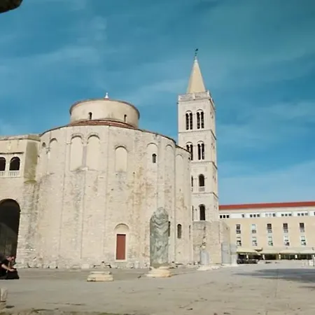 Leo Near Bridge Appartement Zadar