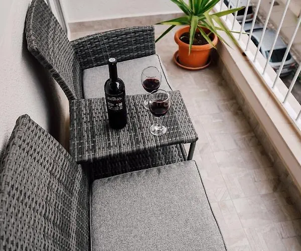 Appartement Leo Near Bridge *