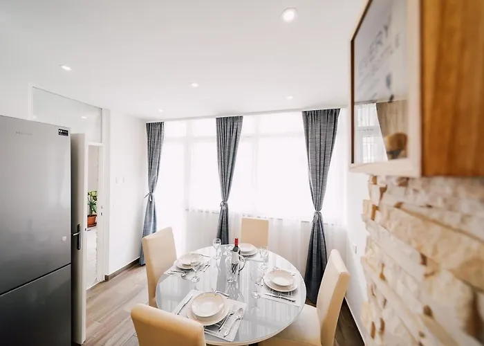 Appartement Leo Near Bridge