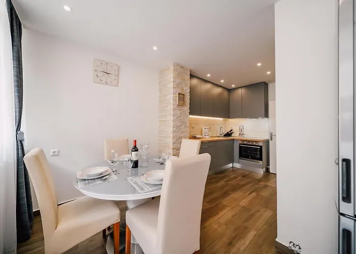 Appartement Leo Near Bridge *