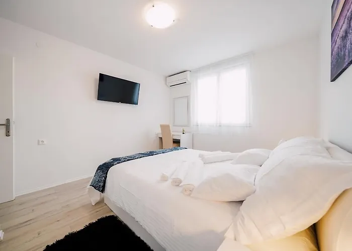 Leo Near Bridge Appartement