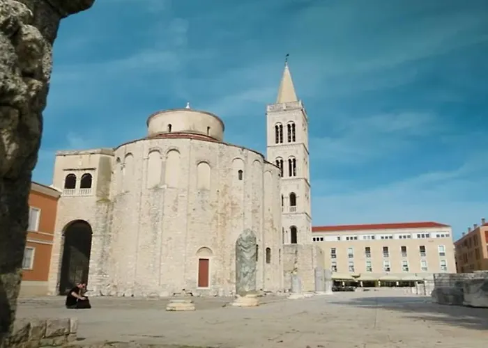 Leo Near Bridge Appartement Zadar