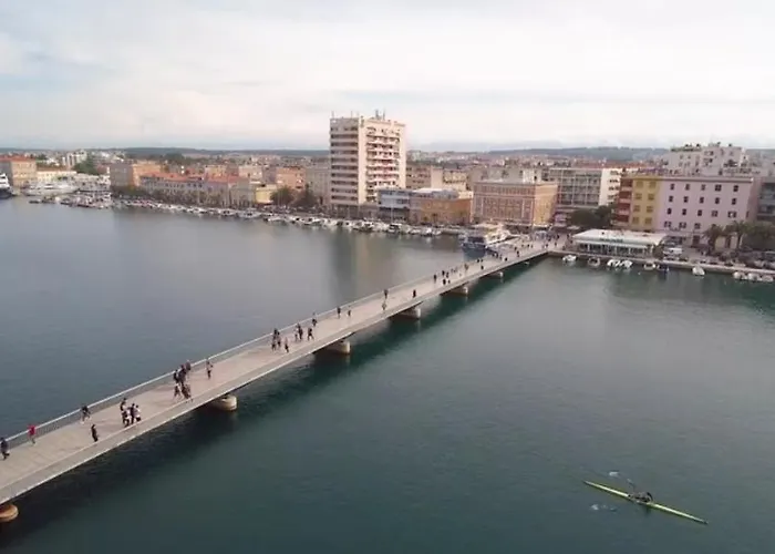 Appartement Leo Near Bridge